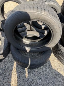 2 llantas 235/55R19 dela KUMHO 95% de vida por $130