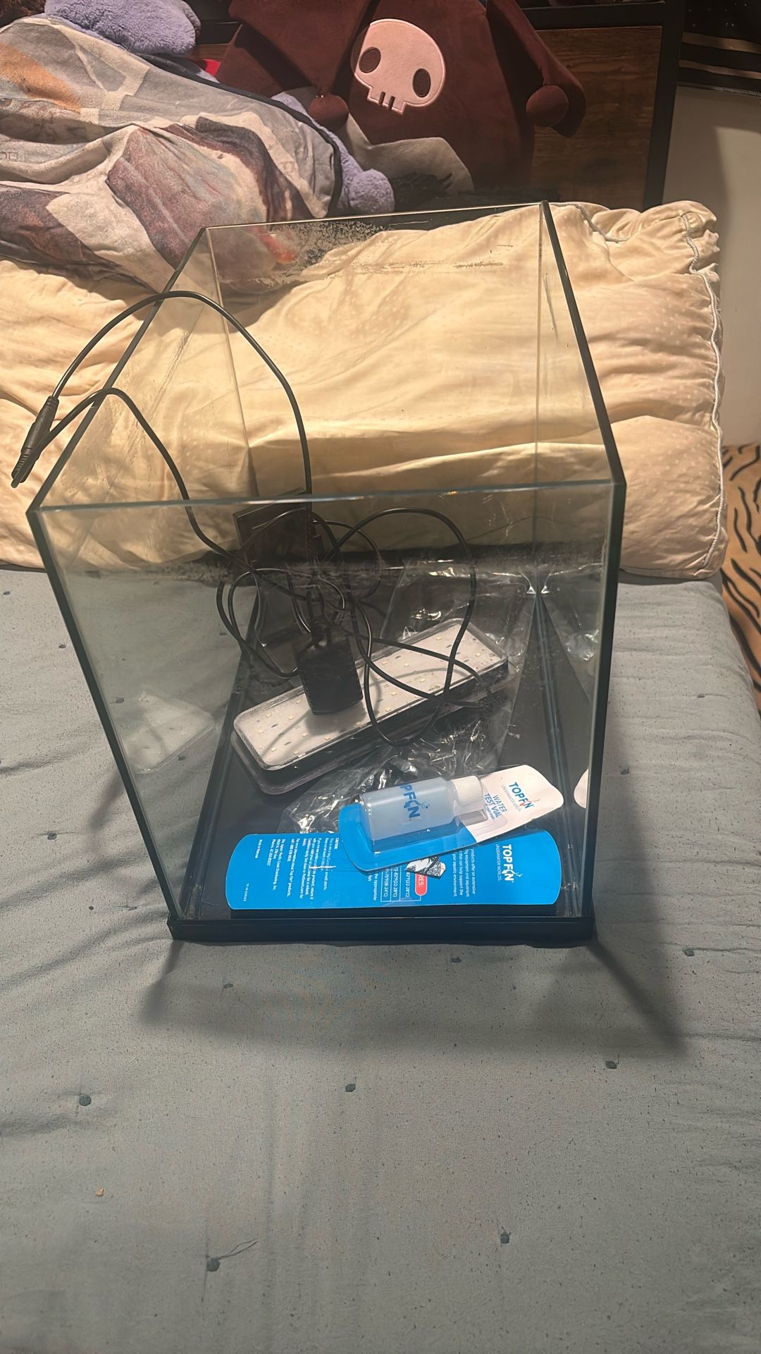 6.5 Gallon Fish Tank W/ LED Light