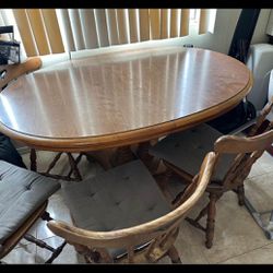 Wooden Dinning Room Table And Chairs 