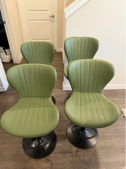 4 bar stools