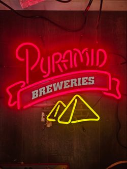 Vintage Pyramid Breweries Neon Beer Sign – Works Great