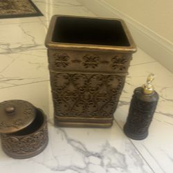 Three pieces for the bathroom