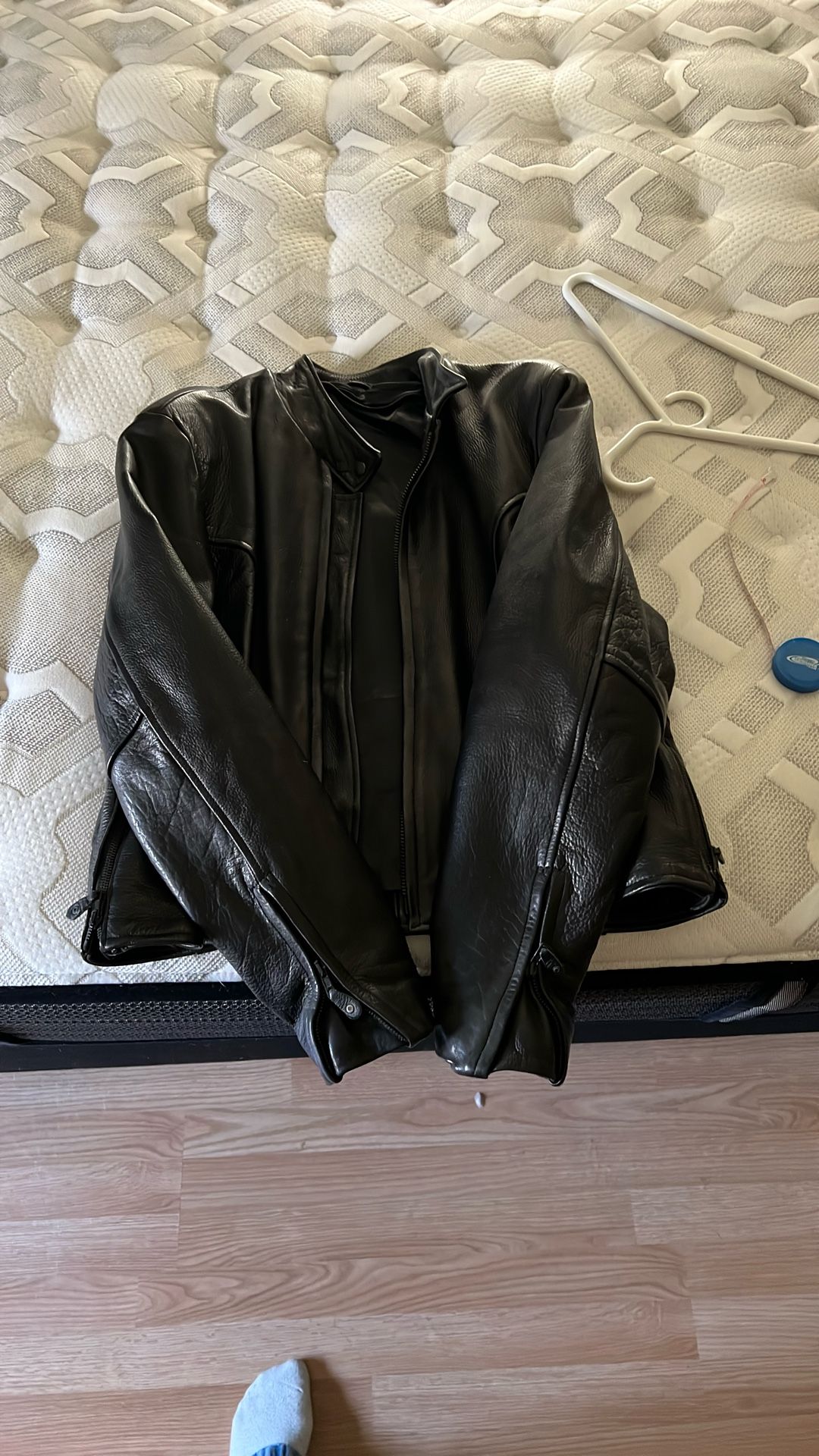 XL Black 100% Leather Jacket w/Nylon Lining