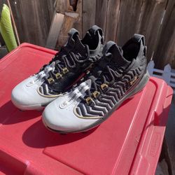 Under Armor Baseball Cleats 