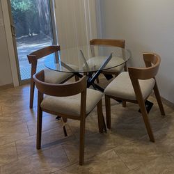 Brand New Modern Glass Dining Table Set 42”