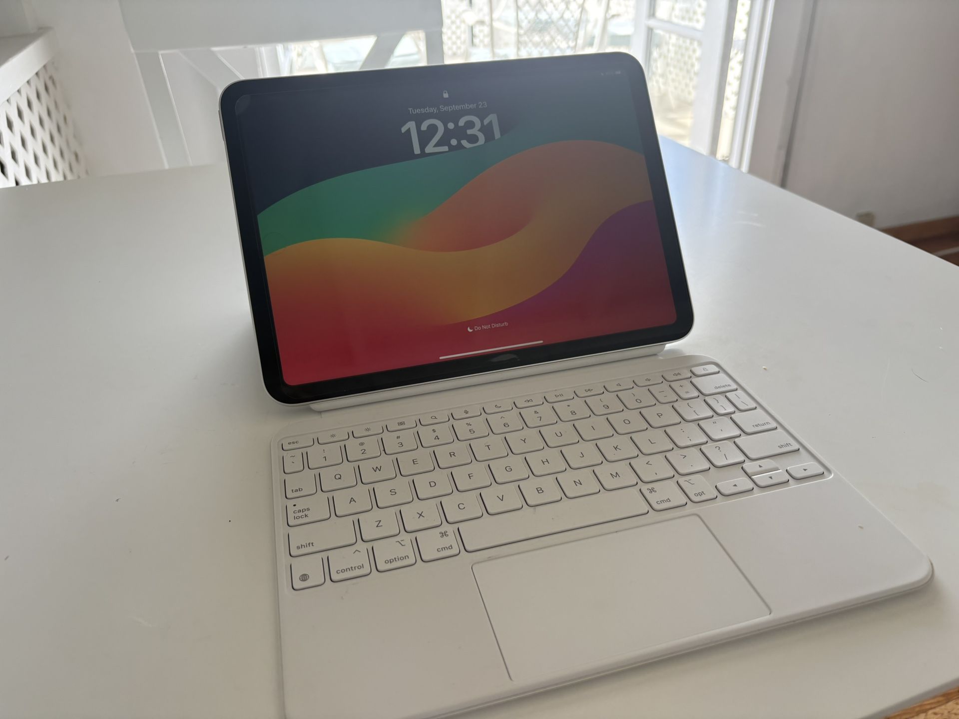 📱 iPad 10th Gen (2022) + Keyboard & Case – $150 (Firm)