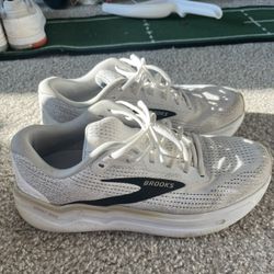 Brooks Ghost Max 2 Size 10.5