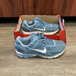 Nike Zoom Vomero 5 Size 11 HF1553 400