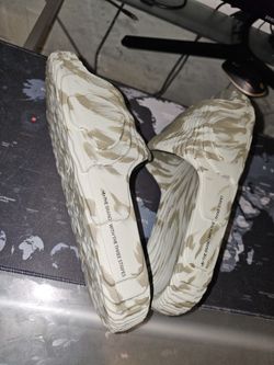 New Men Adidas Adilette Slides - Size 10