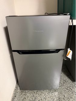 Hisense Mini Fridge and Freezer with Stand