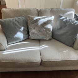 Monaghan Loveseat