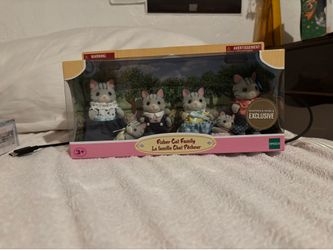 Limited edition fisher cat family calico critters