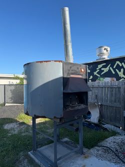 Commercial EarthStone Wood-Fired Pizza Oven