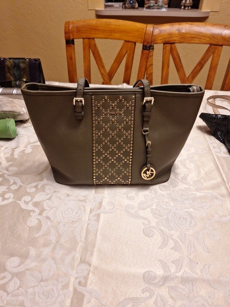 Michael KORS olive Studded