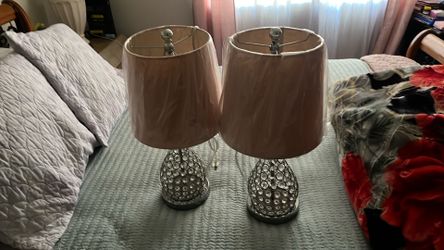 Two night stands lamps