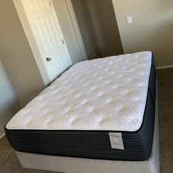 QUEEN PLUSH MATTRESS AND FREE BOX SPRING