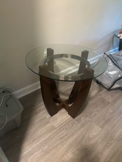 Rooms To Go Haverhill Walnut Glass Coffee & End Table Set