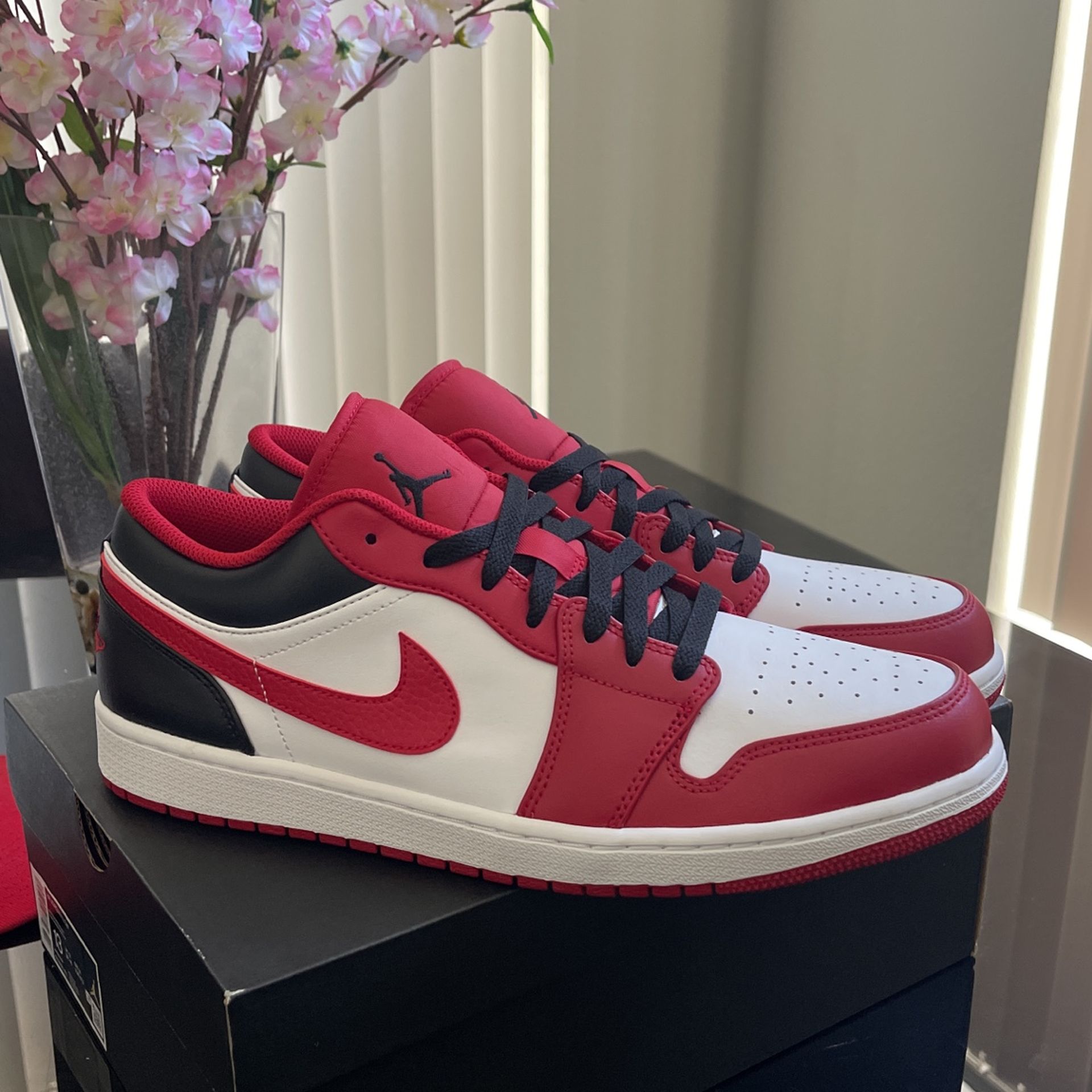 Air Jordan 1low