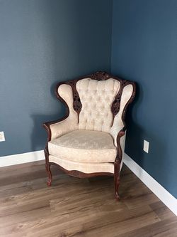 2 Vintage Victorian Style Chairs – Carved Wood & Cream Upholstery