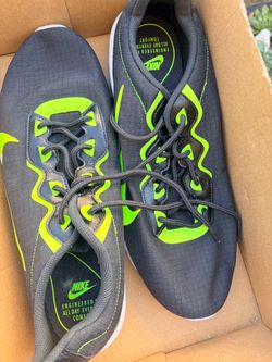 MEN’S SIZE 11.5 NIKE SHOES