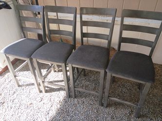 4 BARSTOOLS