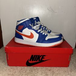 Jordan 1 Mid Knicks Size 9 M