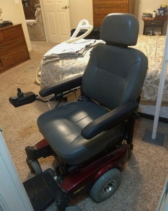 Invacare Pronto M51 Sure Step Power Wheelchair Red Semi-Recline 20"