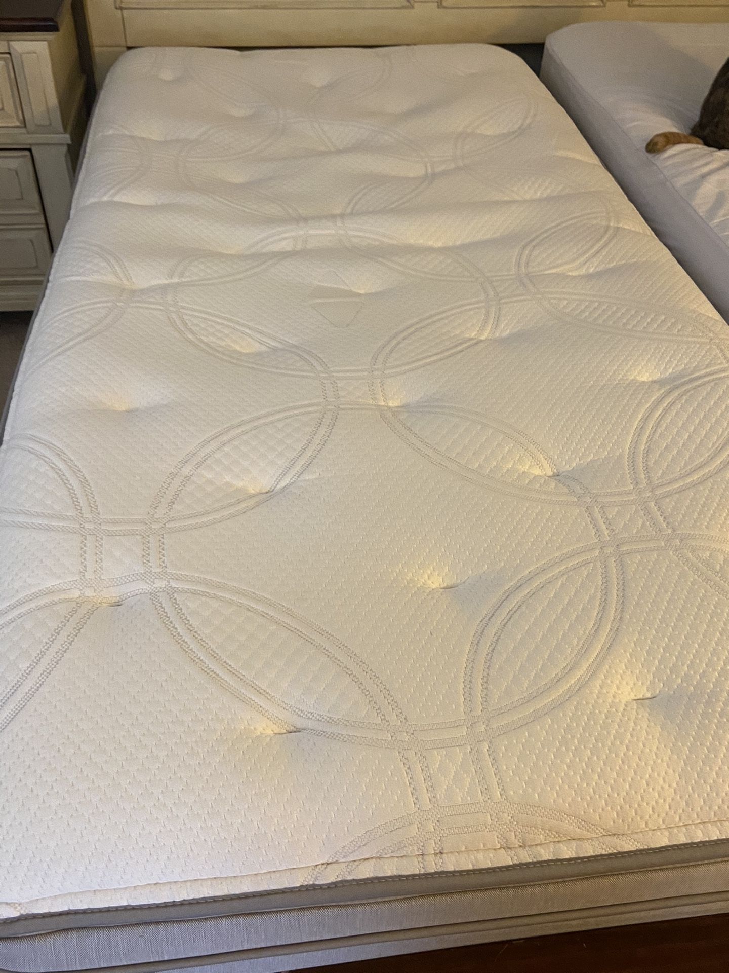 Split King P5 Sleep Number Bed With Adjustable Base for Sale in Port St