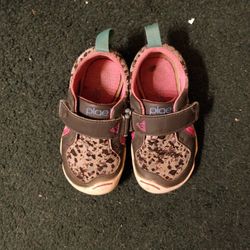 PLAE Shoes sz 6.5