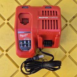 Milwaukee
M12 and M18 12-Volt/18-Volt Lithium-Ion Multi-Voltage Rapid Battery Charger