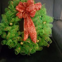 Coustom  Made  Centerpieces  And Wreaths  For Any Occasion $25.00 With  Out  Lights  And  $50 With  Lights 