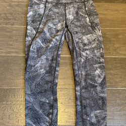 Lululemon Grey Marble Leggings – Size 8 – Excellent Condition