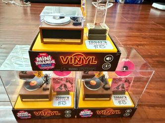 Mini Brands Vinyl Player