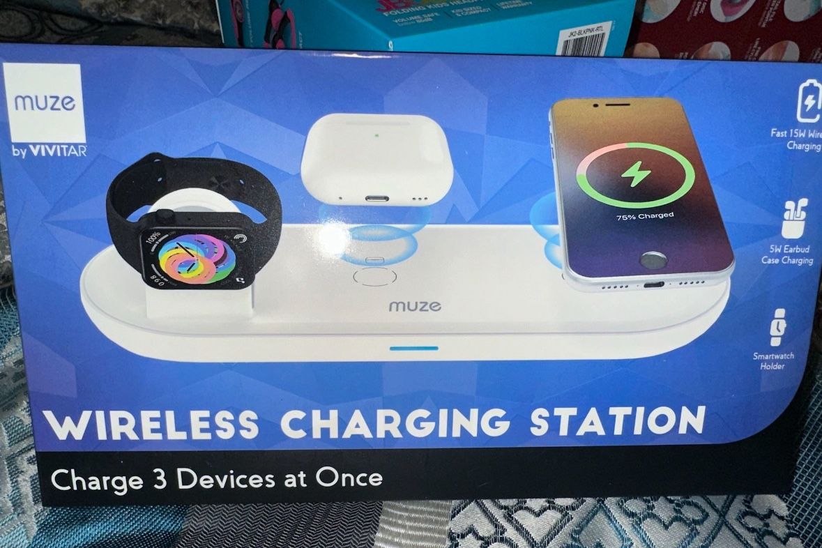 3 In 1 Wireless Charging Station (charges 3 Devices Including iWatch)