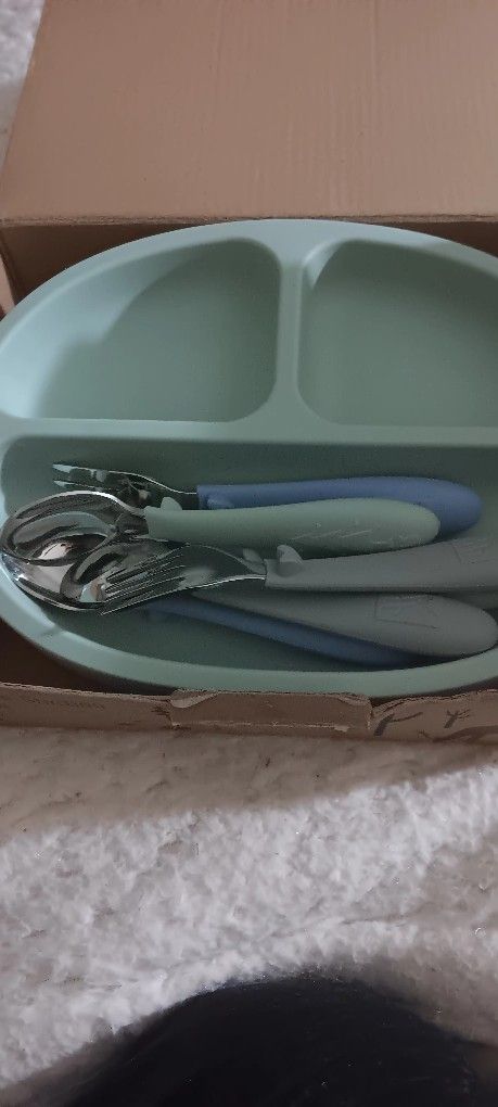 New SILICONE Suction Plates With Silverware