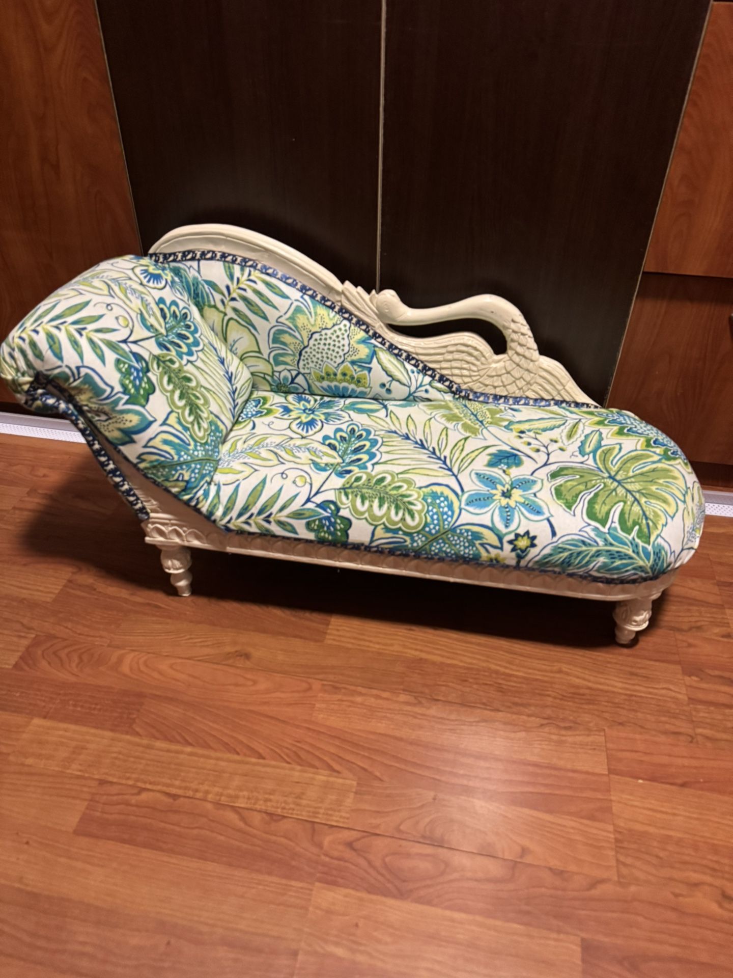 Pet lounge chair-$20- West Kendall 