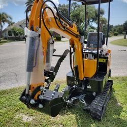 STR 100 Mini Excavator 