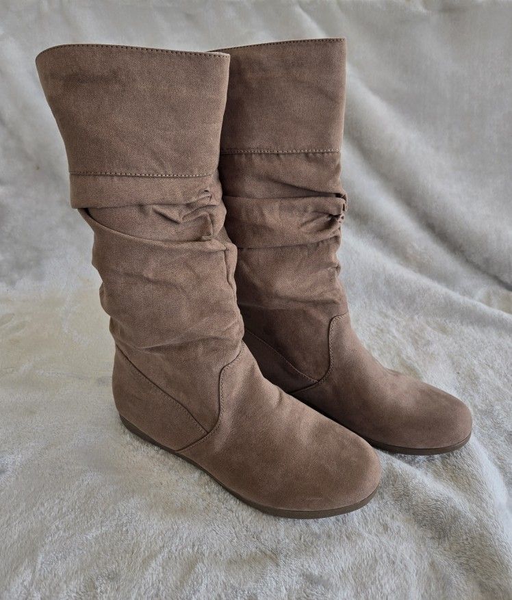 LADIES BOOTS SIZE 9M SJB KORBA TAUPE NWT