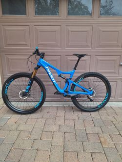 PIVOT MACH 429 FULL CARBON ( FRAME/ WHEELS/ HANDLE BARS/ CRANK) 29 ER SETUP TUBELESS