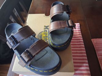 Dr. Marten Airwaves Sandal