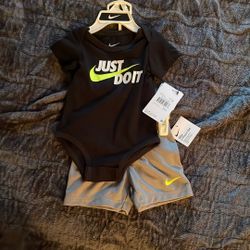 Nike 2 Piece Set