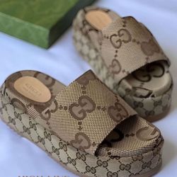 Gucci Sandals Size 10
