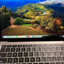 GREAT PRICE MacBook Pro Retina 2018
