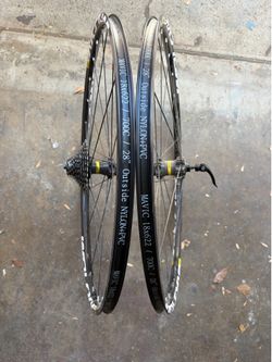 Mavic 700c QR wheels Road Bike