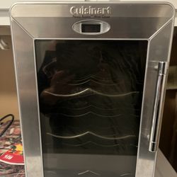 Wine Fridge, 6 Bottle, Cuisinart CWC 600, Like New, 8 Presettings, 24 x 12.8 - × 17.9 in.,Countertop