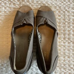 Women’s Tom’s Wedge Shoes 5.5M