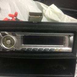 Estereo Para Carro En Buenas Condiciones 