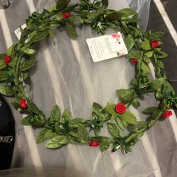 Red rose crown’s wedding