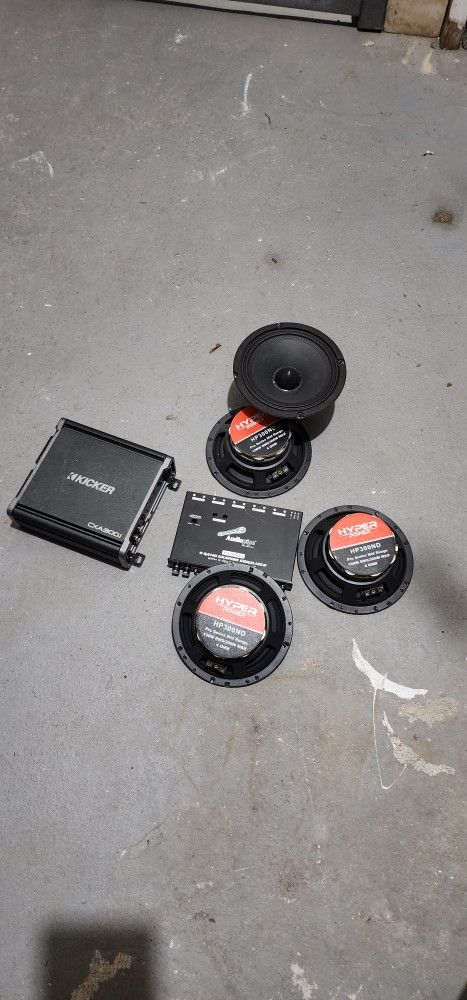 Amplifier and Speakers 