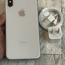 IPhone X (64gb) White UNLOCKED, Excellent Condition 